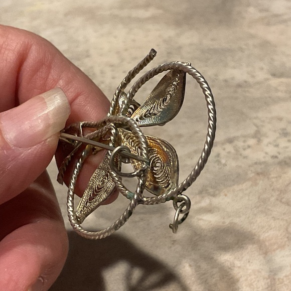 Vintage Filigree Brooch floral 1.5” silver plated - Picture 5 of 13